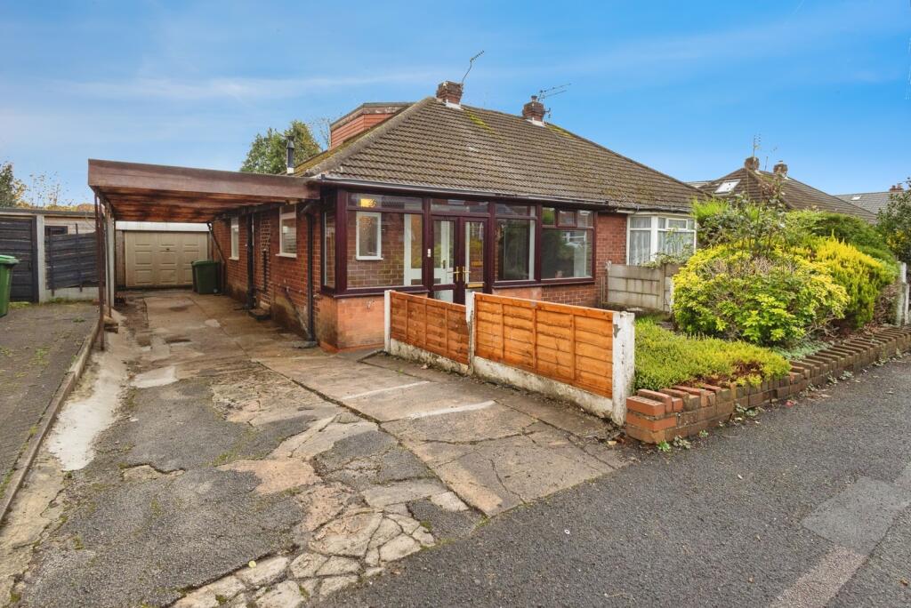 Main image of property: Cosgrove Crescent, Failsworth, Manchester, Greater Manchester, M35