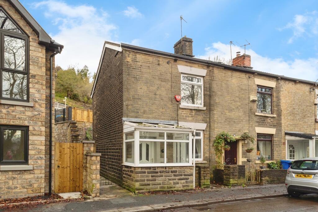 Main image of property: Stockport Road, Mossley, Ashton-under-Lyne, Greater Manchester, OL5