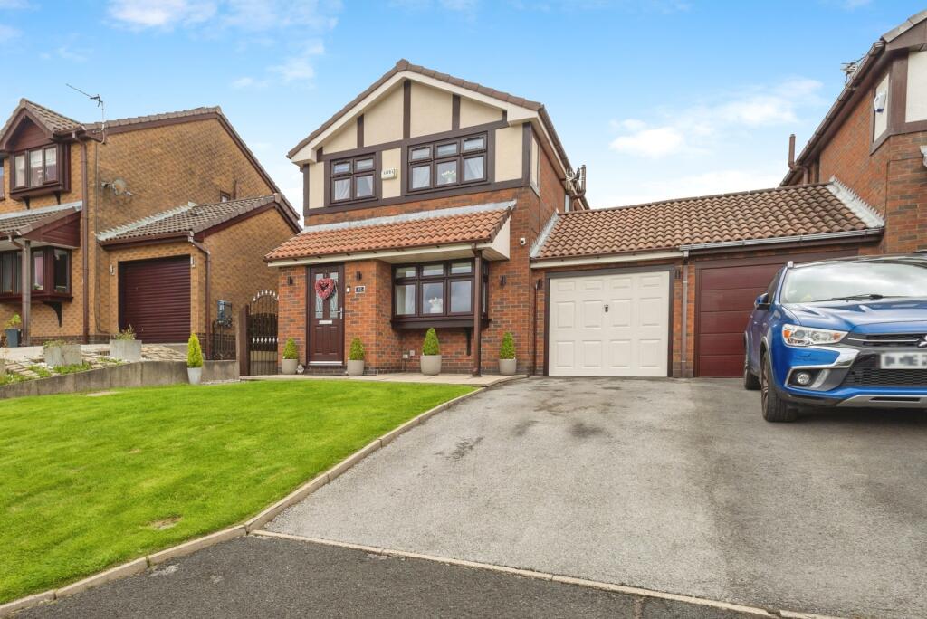 Main image of property: The Mere, Ashton-under-Lyne, Greater Manchester, OL6