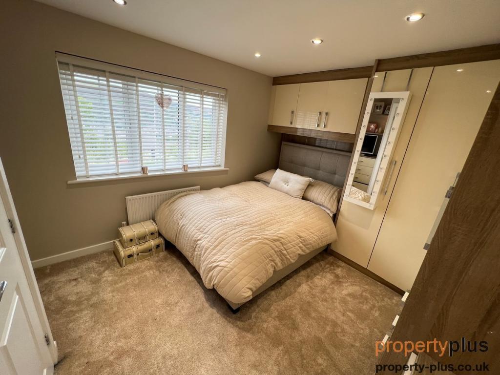 4 bedroom detached house for sale in Cwrt Gellifaelog Tonypandy
