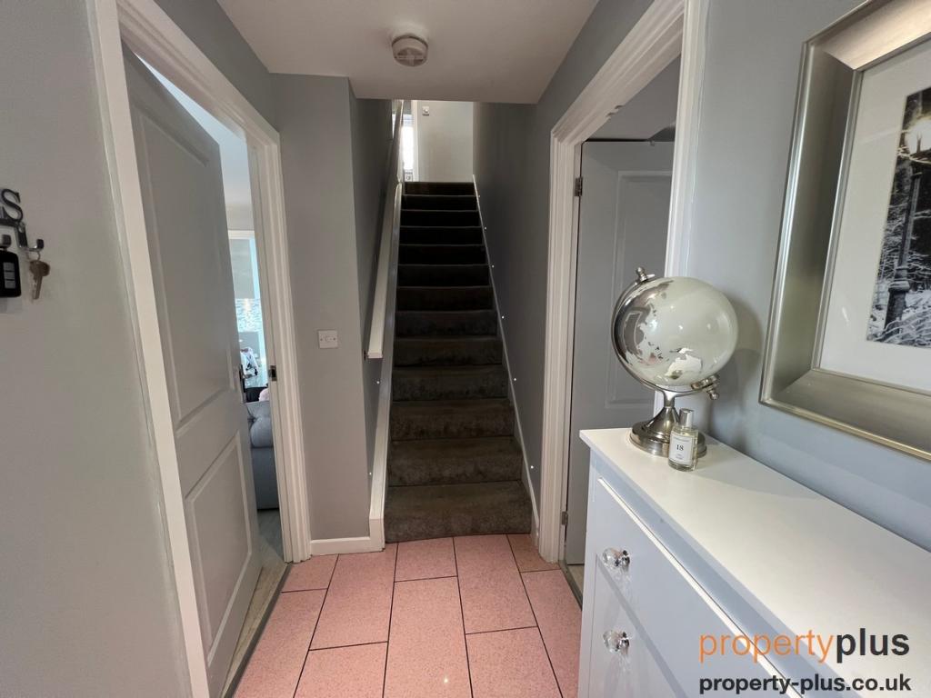 4 bedroom detached house for sale in Cwrt Gellifaelog Tonypandy