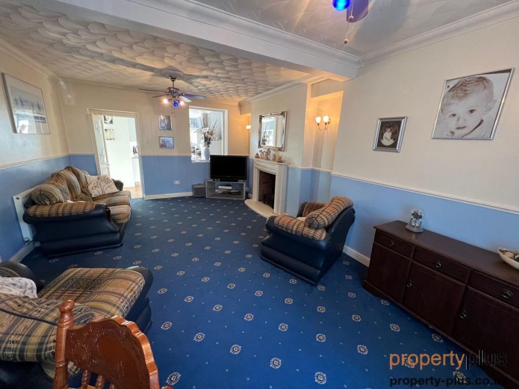 3 bedroom terraced house for sale in Coronation Road Evanstown