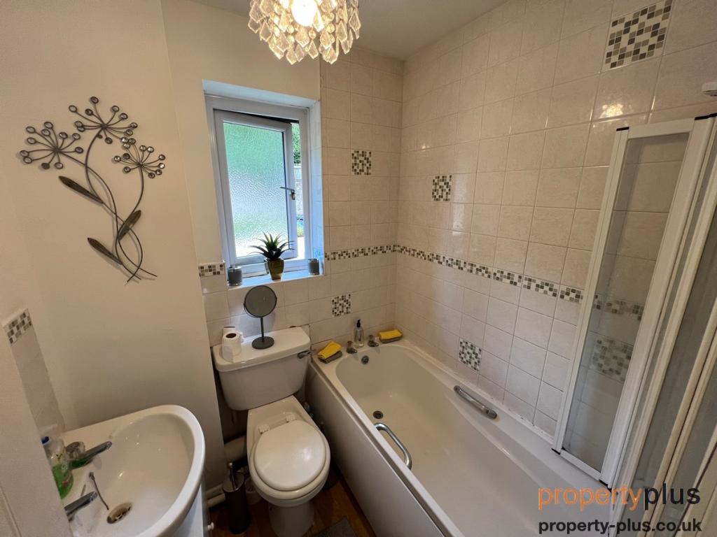 4 bedroom semidetached house for sale in Ynys Hir CoedyCwm