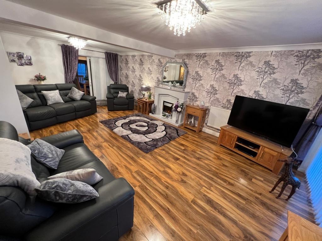 3 bedroom detached house for sale in Highdale Close Llantrisant