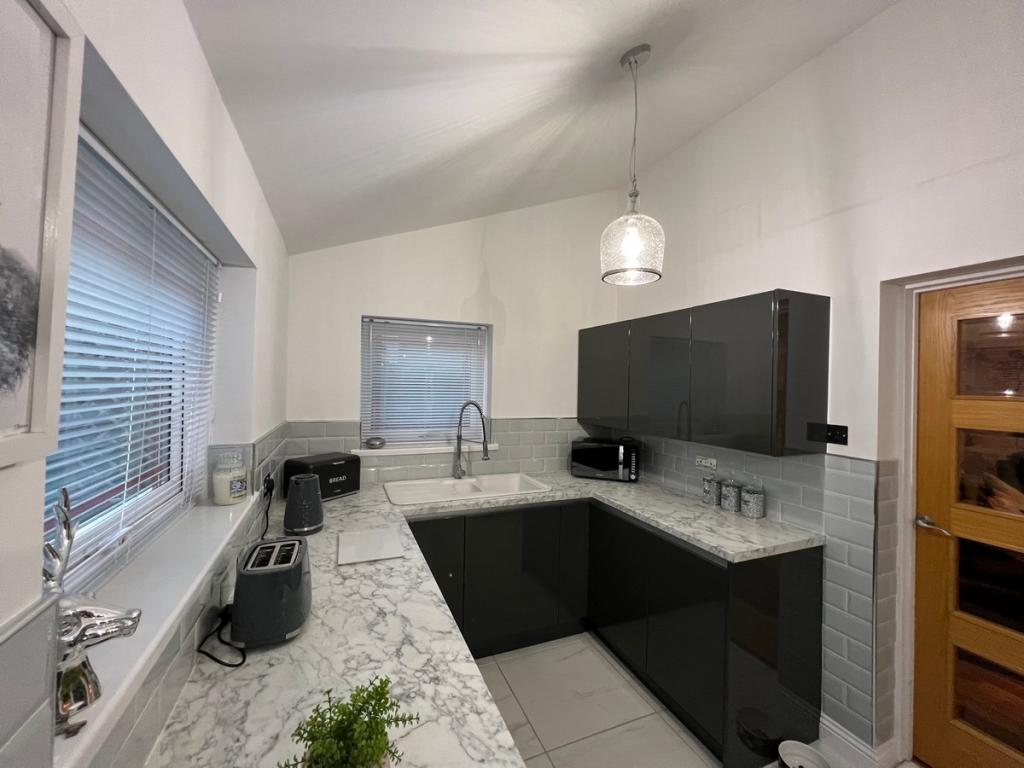 3 bedroom detached house for sale in Highdale Close Llantrisant