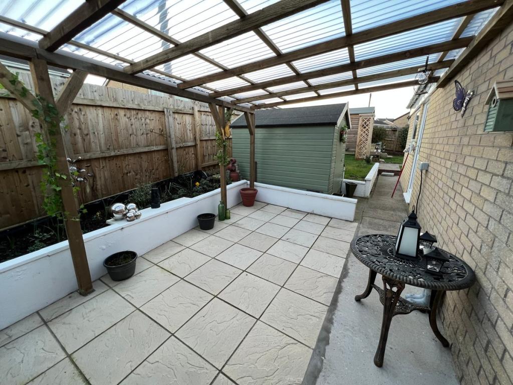 3 bedroom detached house for sale in Highdale Close Llantrisant