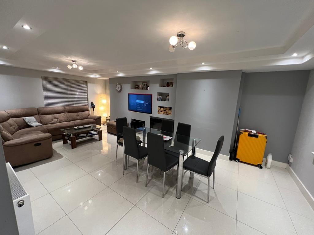 3 bedroom terraced house for sale in Ynyslyn Road Pontypridd