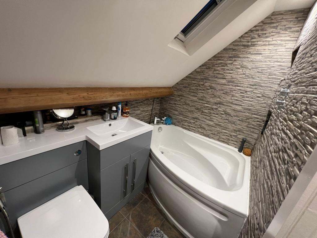 3 bedroom terraced house for sale in Ynyslyn Road Pontypridd Pontypridd, CF37