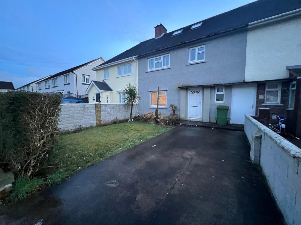 3 bedroom terraced house for sale in Ynyslyn Road Pontypridd Pontypridd, CF37
