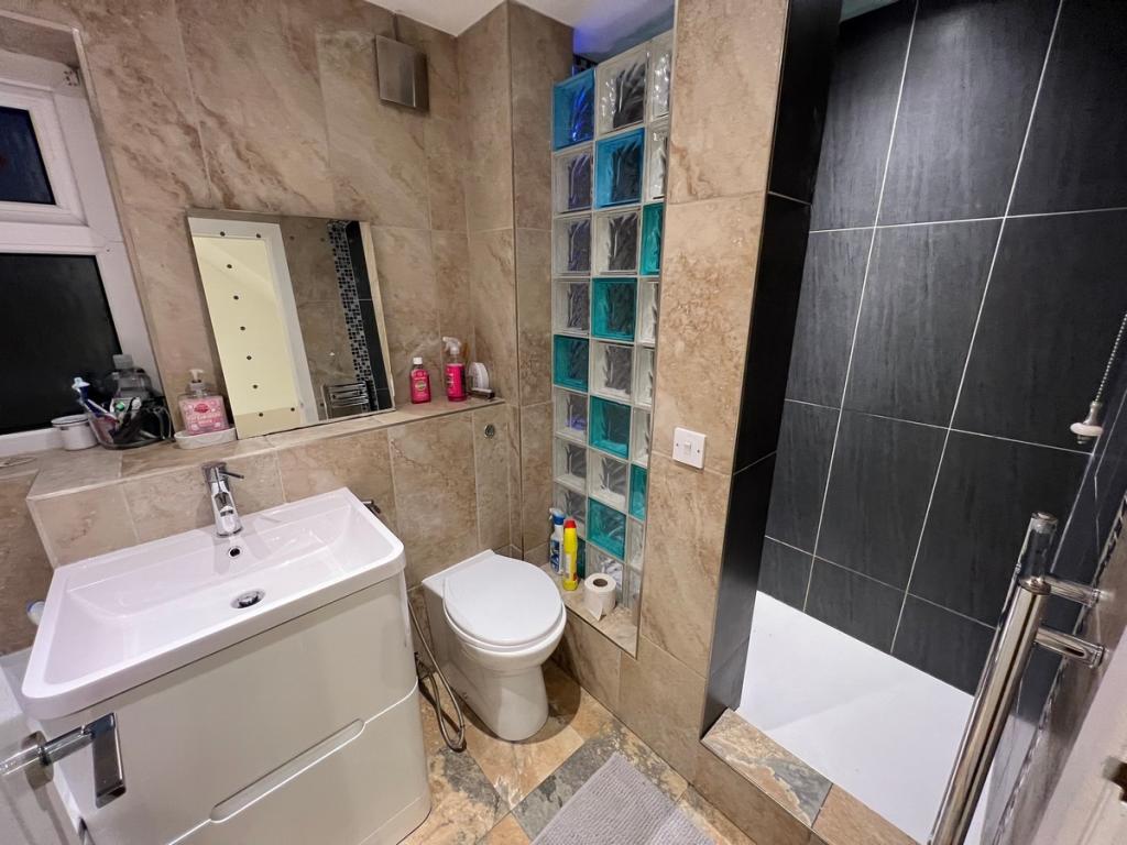 3 bedroom terraced house for sale in Ynyslyn Road Pontypridd