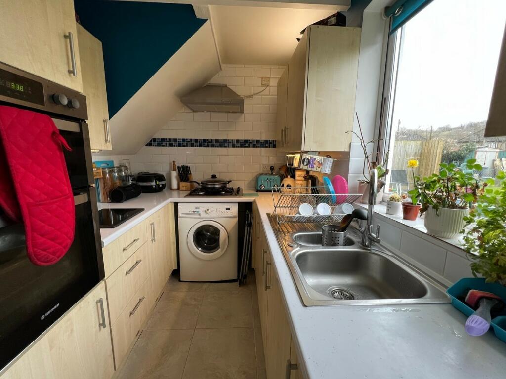 3 bedroom semidetached house for sale in Tynybryn Road, Tonyrefail