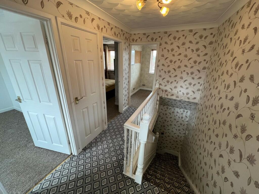 3 bedroom detached house for sale in Ffordd Llanbad Gilfach Goch