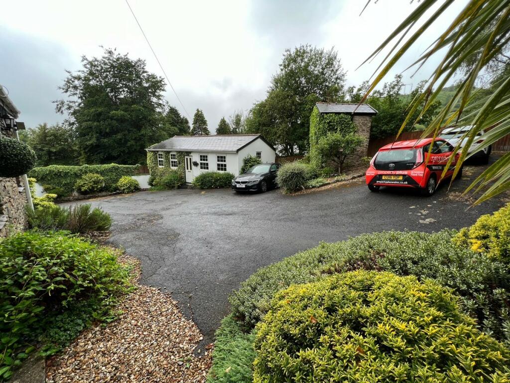 3 bedroom detached house for sale in Nile Road Trealaw Tonypandy, CF40