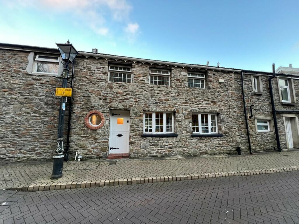3 bedroom terraced house for sale in Cambrian Terrace Tonypandy
