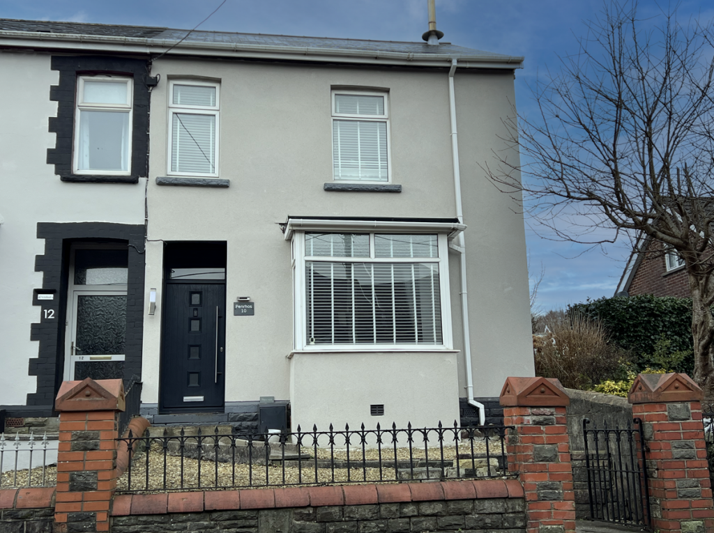 3 bedroom semidetached house for sale in New Road Pontypridd Pontypridd, CF37