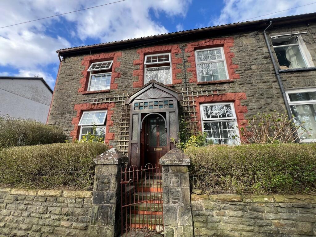3 bedroom end of terrace house for sale in Penrhys Road Ystrad Ystrad