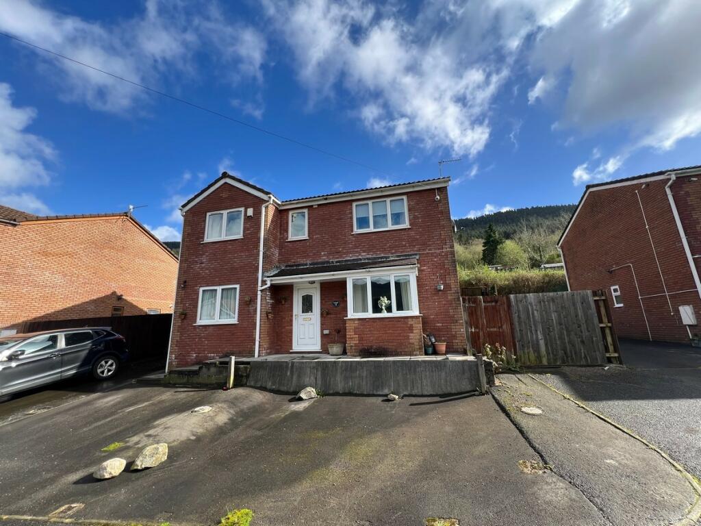4 bedroom detached house for sale in Sycamore Rise Treorchy Treorchy