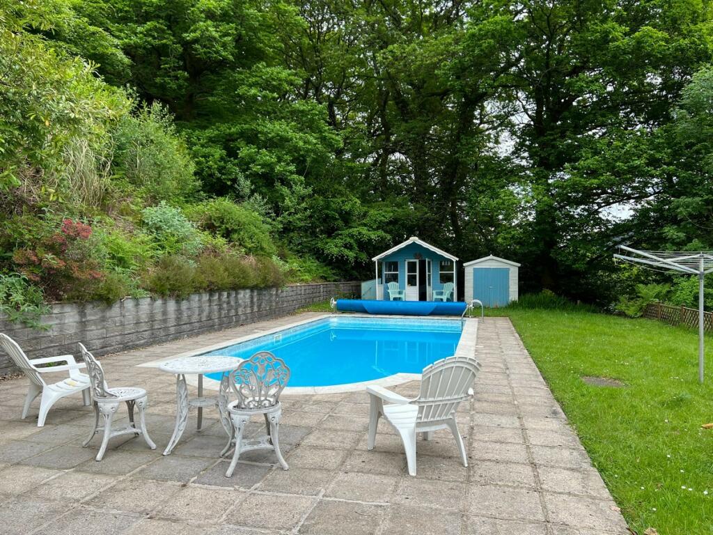 5 bedroom detached bungalow for sale in The Oaks Llwyncelyn Porth, CF39