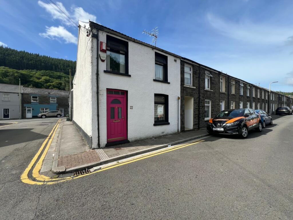 3 bedroom end of terrace house for sale in Street Trehafod
