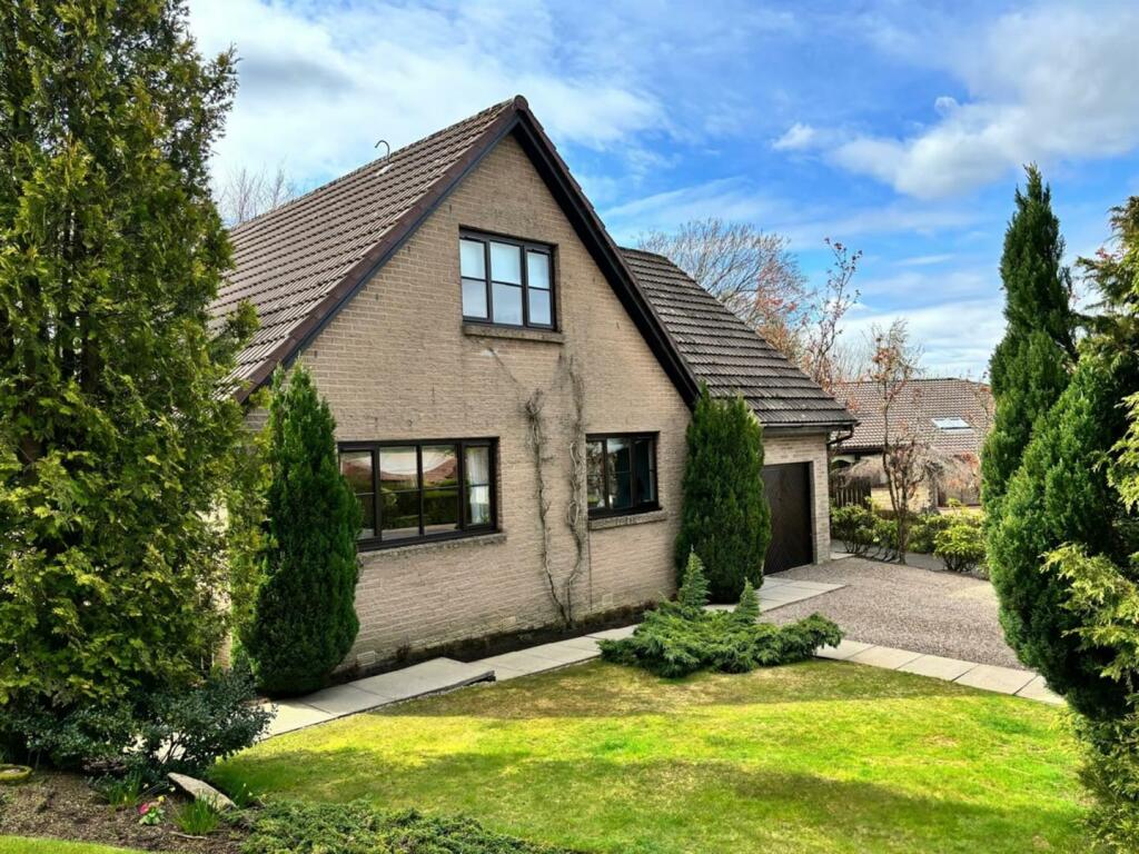 4 bedroom detached house for sale in Gleneagles Court, Whitburn