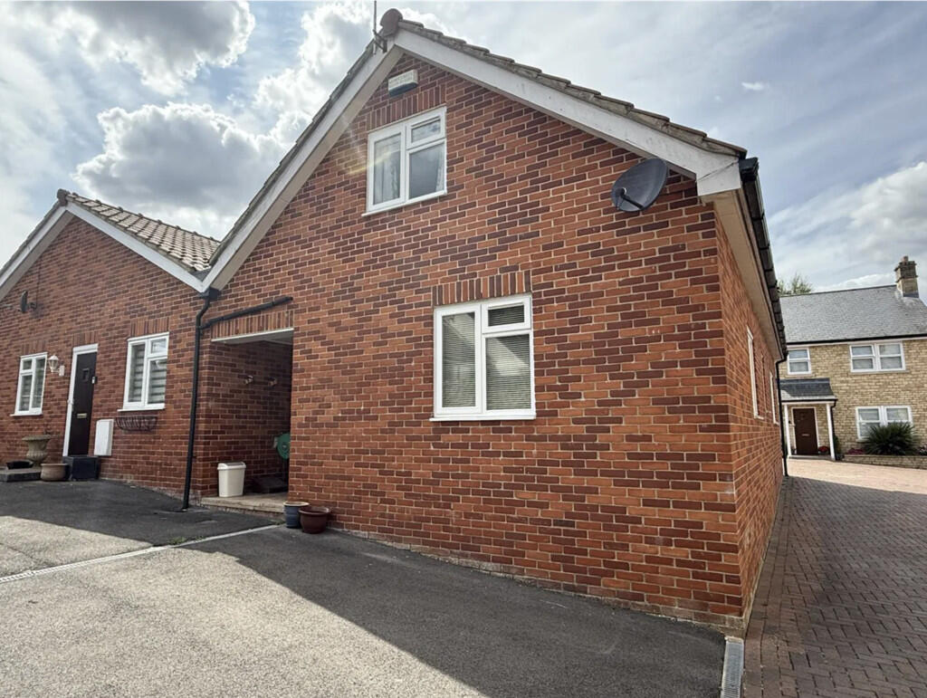 Main image of property: Edreds Court, Calne