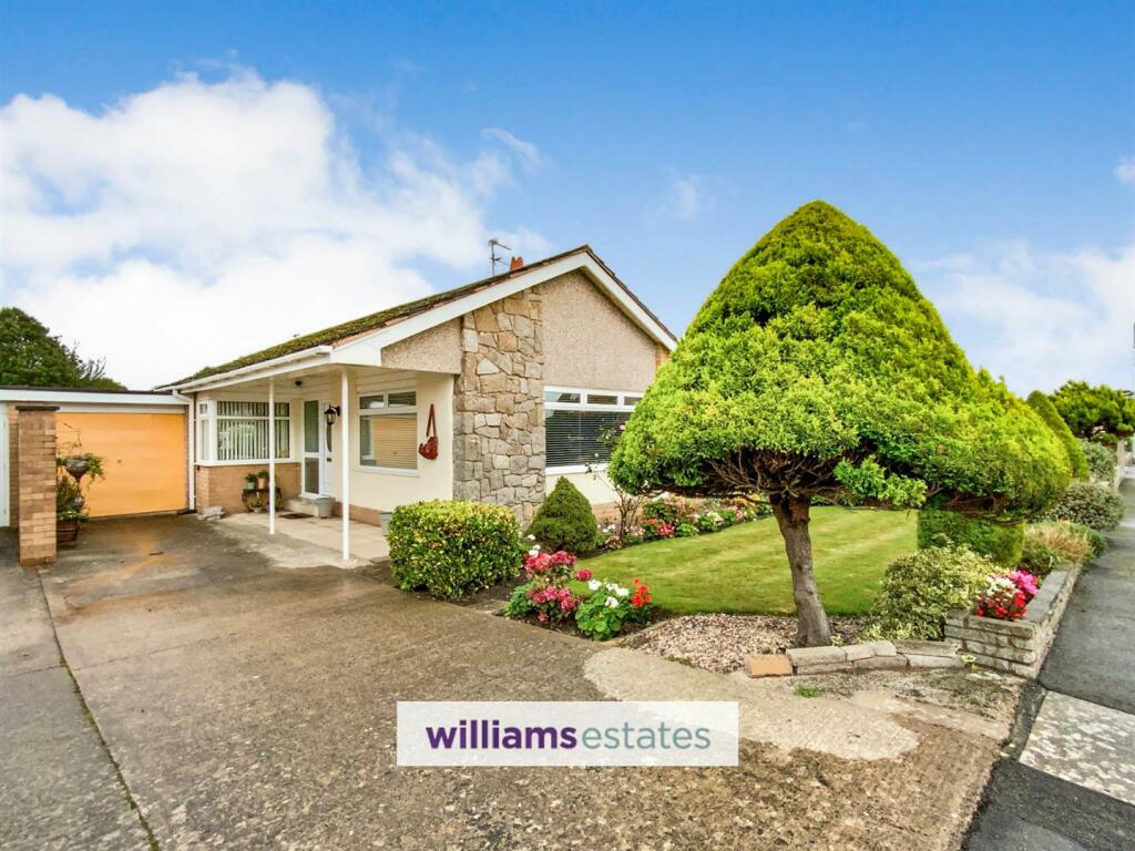 2 bedroom detached bungalow for sale in Conwy Avenue, Rhuddlan, LL18