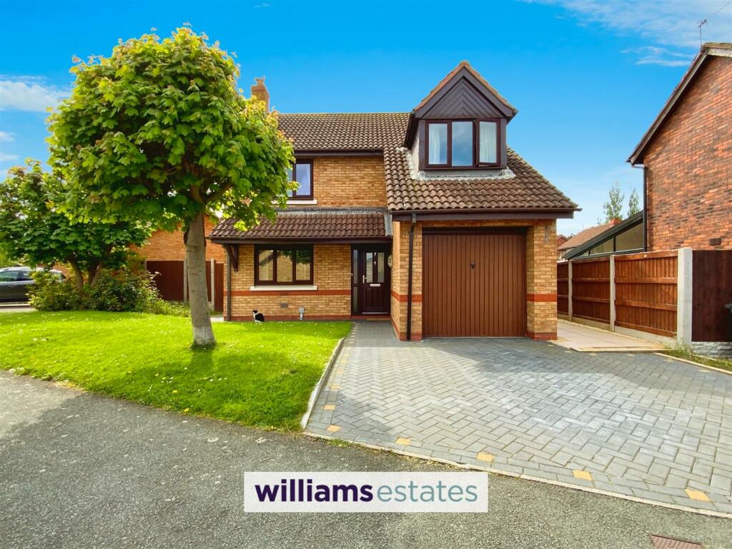 4 bedroom detached house for sale in Maes Y Gog, Rhyl, LL18