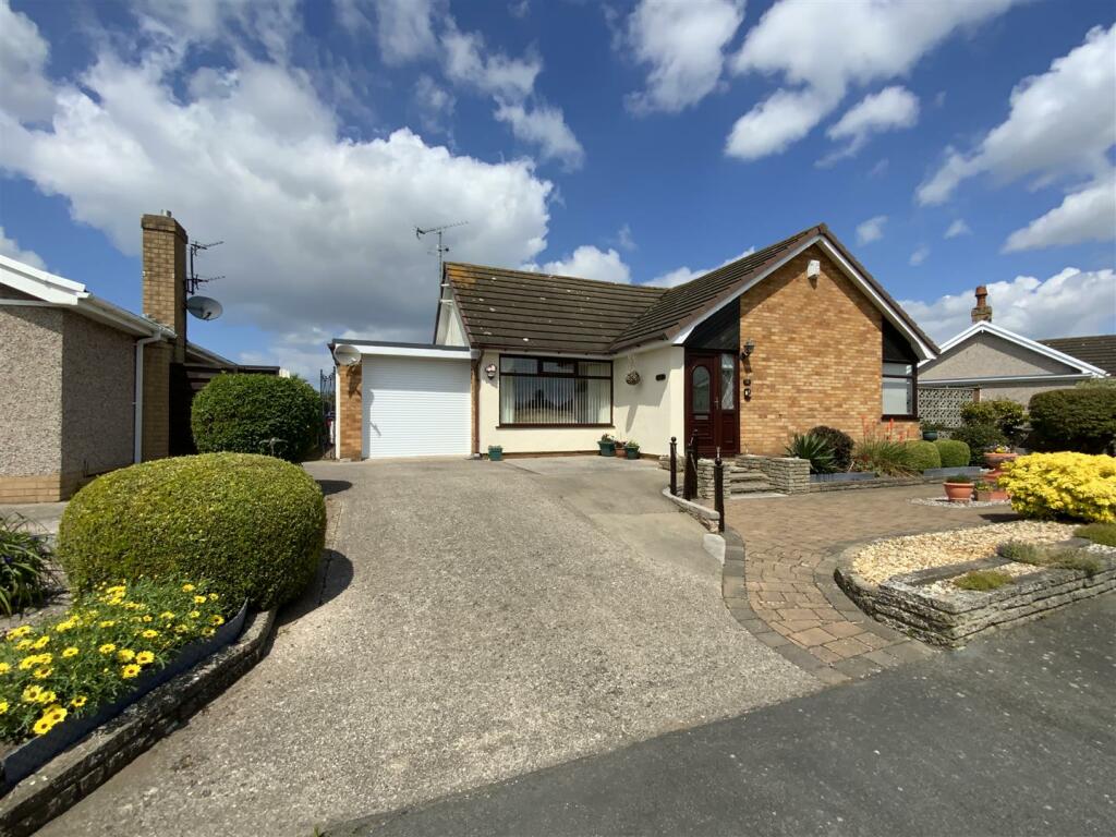 2 bedroom bungalow for sale in Seymour Drive, Rhuddlan, LL18