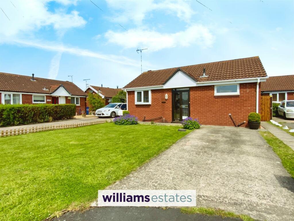 1 bedroom bungalow for sale in Lon Wen, Rhyl, LL18