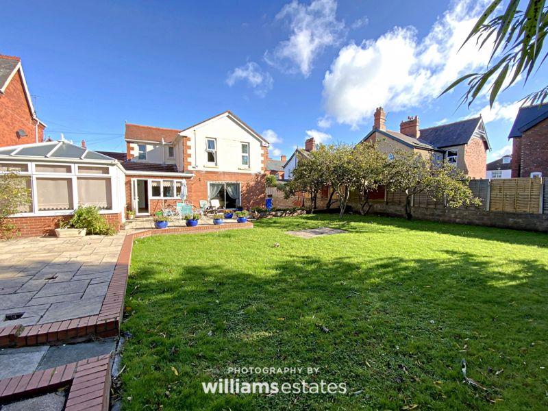 4 bedroom detached house for sale in Queens Walk, Rhyl, LL18