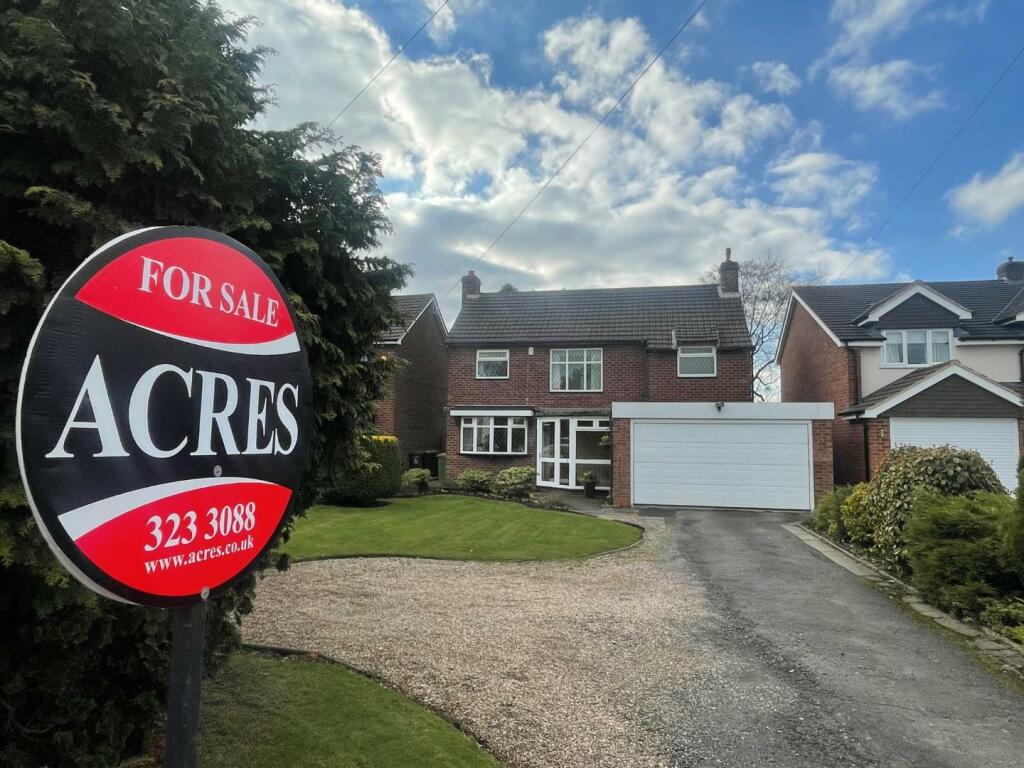 3 bedroom detached house for sale in Chester Road, Streetly, Sutton