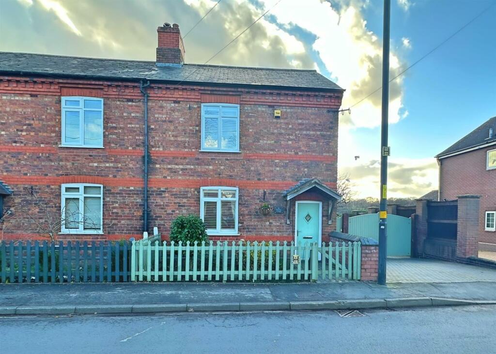 2 bedroom end of terrace house for sale in Hill Hook Road, Four Oaks, Sutton Coldfield, B74