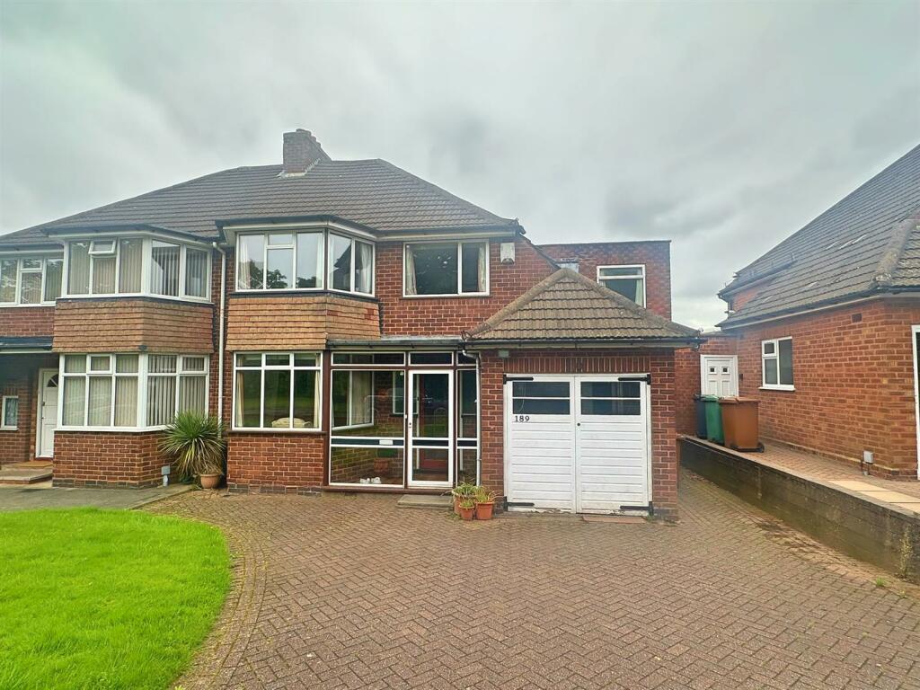 3 bedroom semidetached house for sale in Chester Road, Streetly