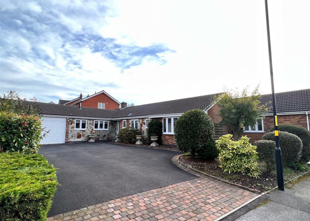 Additional property image - Netherstone Grove, Four Oaks, Sutton Coldfield