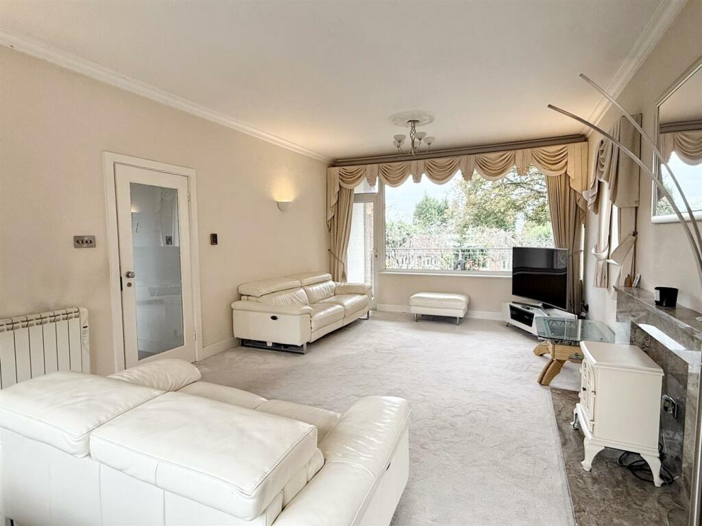 Additional property image - Seymour Gardens, Four Oaks