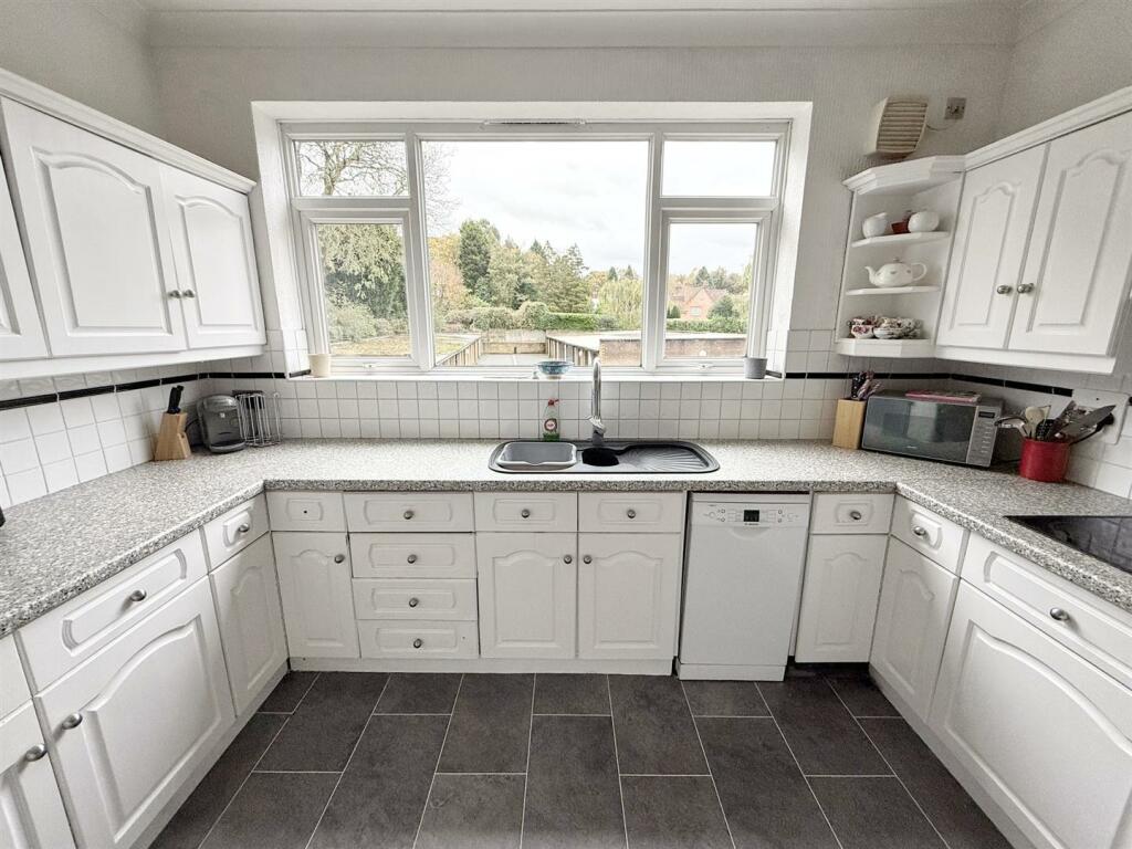 Additional property image - Seymour Gardens, Four Oaks