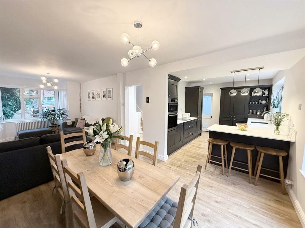 Additional property image - Sara Close, Four Oaks, Sutton Coldfield