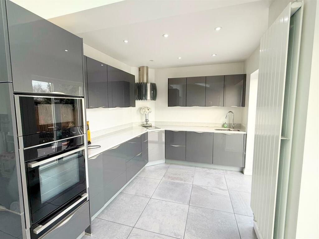 Additional property image - Rowton Drive, Streetly, Sutton Coldfield