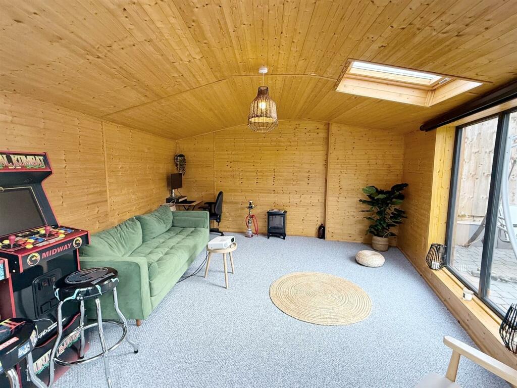 Additional property image - Rowton Drive, Streetly, Sutton Coldfield