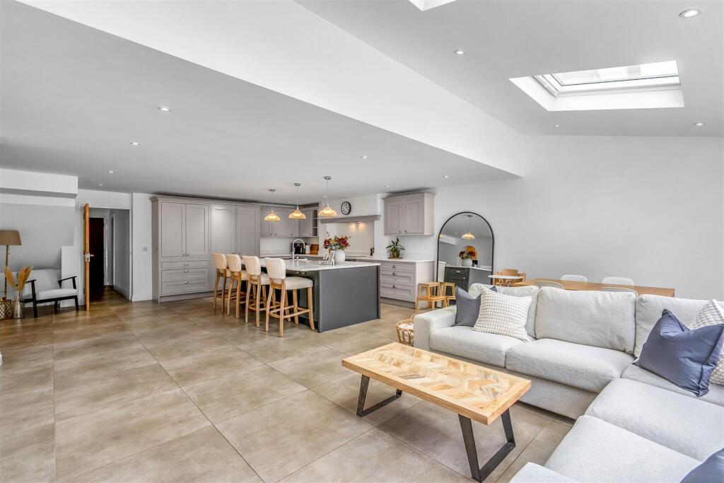 Additional property image - Streetly Crescent, Four Oaks, Sutton Coldfield