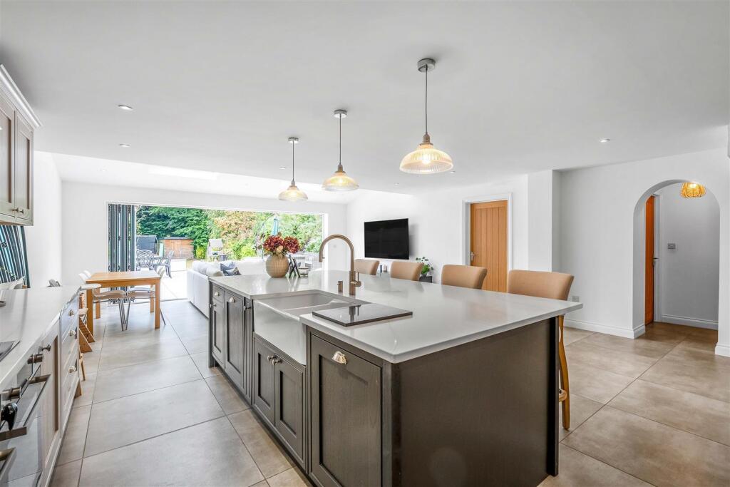 Additional property image - Streetly Crescent, Four Oaks, Sutton Coldfield