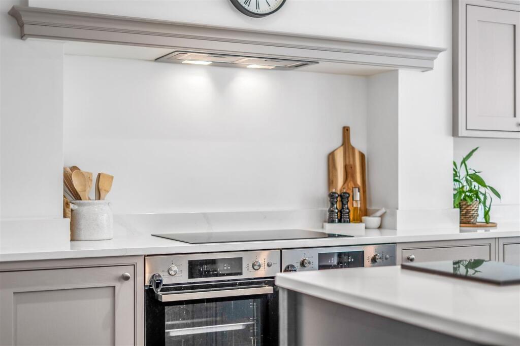Additional property image - Streetly Crescent, Four Oaks, Sutton Coldfield