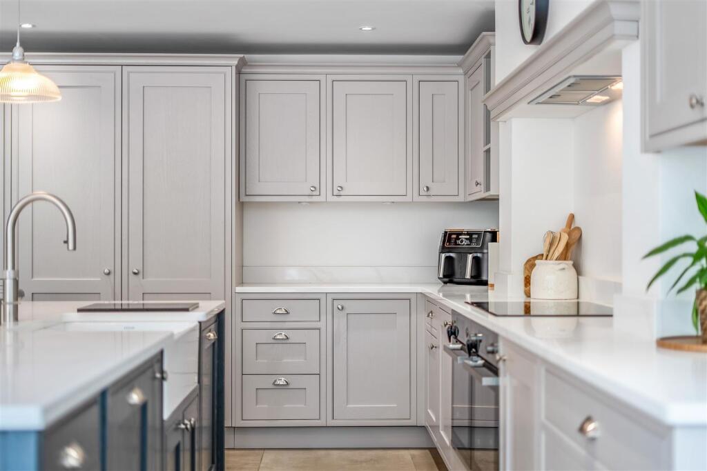 Additional property image - Streetly Crescent, Four Oaks, Sutton Coldfield