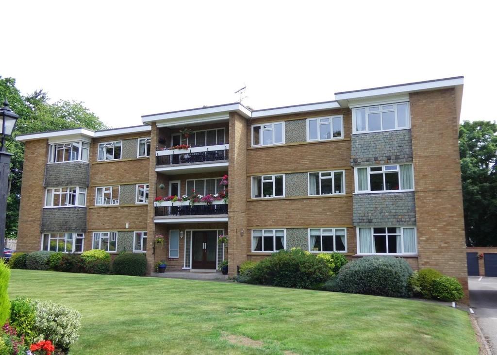 2 bedroom apartment for sale in Four Oaks Road, Four Oaks, B74