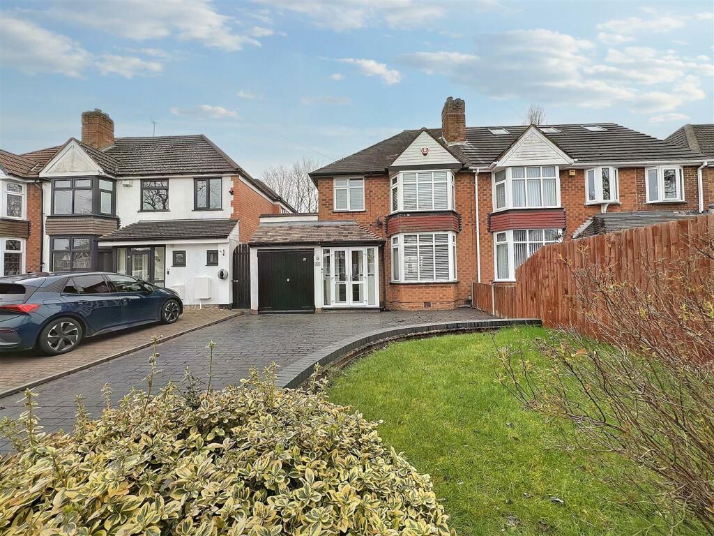 3 bedroom semidetached house for sale in Yateley Avenue, Great Barr