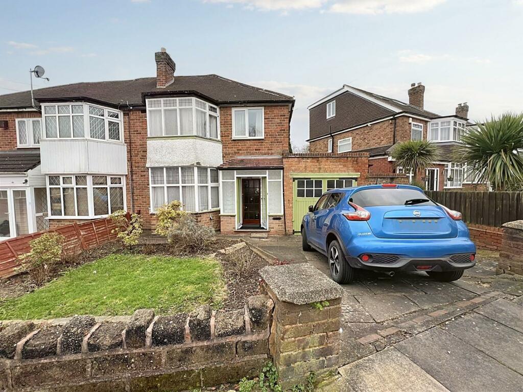 3 bedroom semidetached house for sale in Denewood Avenue, Handsworth