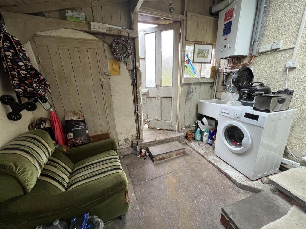 Additional property image - Hill Crest Grove, Kingstanding, Birmingham