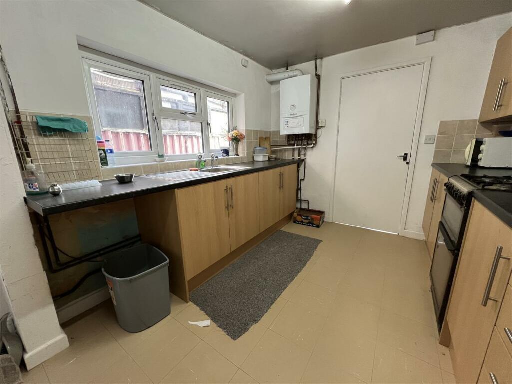 3 bedroom terraced house for sale in Farcroft Avenue, Handsworth