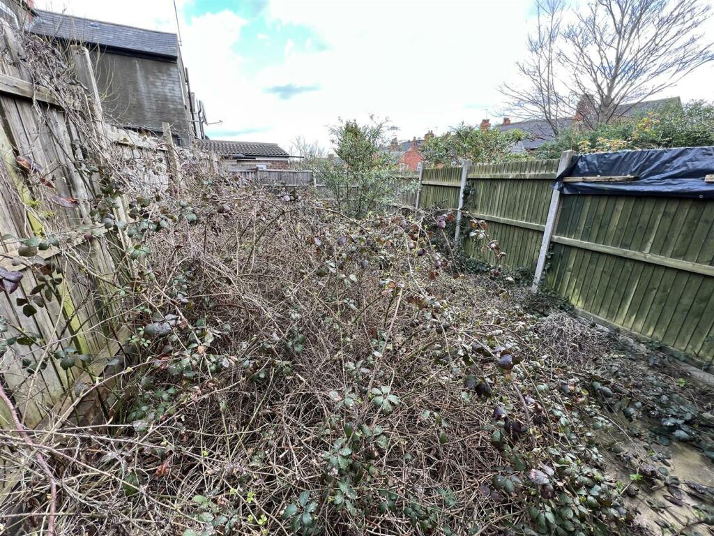 3 bedroom terraced house for sale in Farcroft Avenue, Handsworth