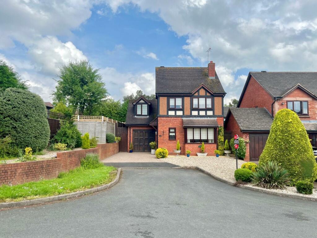 3 bedroom detached house for sale in Whichford Close, Walmley, Sutton